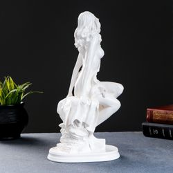 Хорошие сувениры / Figure "Girl on a rock" 32 cm