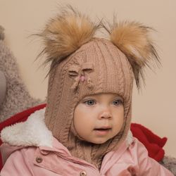 WINTER KNITTED HELMET (BEIGE) WITH FUR PUMPS