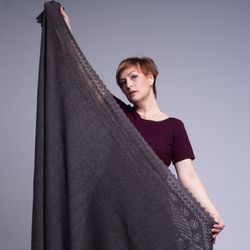 Оренбургский Пуховый Платок / Gray shawl "Great happiness"