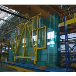Colorless and very transparent sheet glass