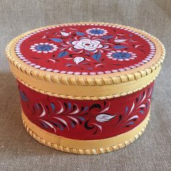 Усадьба Чернаково / Hộp vỏ cây bạch dương năm mới lớn