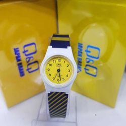 Q&Q / Montre décontractée japonaise VP47J032Y