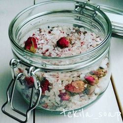 Pink bath salt