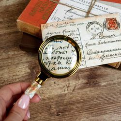 Семейные традиции / Plastic magnifying glass with "Ruble" sticker
