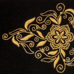 Торжокские золотошвеи / Velvet clutch "Triumph"