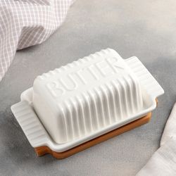 Доляна / Dolana / Butter dish "Heart", 20.5 × 12 × 8 cm, on a wooden stand