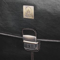 Briefcase made of genuine leather, 39х30х10 cm, 2 compartments, key lock, black
