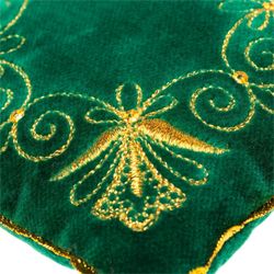 Торжокские золотошвеи / Needle cushion "Needlewoman"