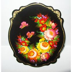 Сувениры из Н.Тагила / Souvenirs from N. Tagil / Tray "Oval-Baroque. Roses with a moth on black", 30x25 cm