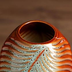 Керамика ручной работы / Table vase "Feather"