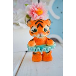 Сималенд / Silicone mold for soap "Tiger in a skirt"