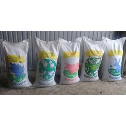 Pelleted compound feed for cattle, pigs, chickens, rabbits