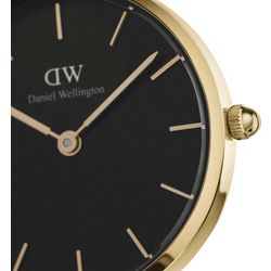 Daniel Wellington / डैनियल वेलिंगटन / घड़ियाँ खूबसूरत DW00100349