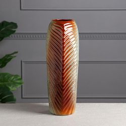 Керамика ручной работы / Table vase "Feather"