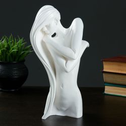 Хорошие сувениры / Girl figure