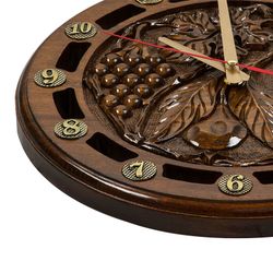 GamesDealer / Carved clock 706