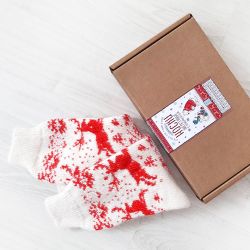 Knitted woolen socks with ornament. Size 36-39