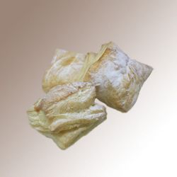 Puff "Konvertik" with cottage cheese and raisins