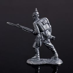 The tin soldier, "the German soldier in battle"