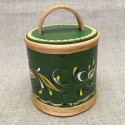 Усадьба Чернаково / Large green painted box skolothen