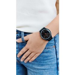 Swatch / Schweizer Uhr Essentials SUOS402