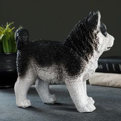 Хорошие сувениры / Figure "Standing husky puppy"