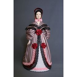 Потешный промысел / Porcelain souvenir doll "City secular costume, mid-19th century"