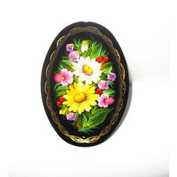 Сувениры из Н.Тагила / Souvenirs from N. Tagil / Tray - magnet "Oval-mini. Daisies on black", 8x12 cm