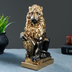 Хорошие сувениры / Figure "Lion with a shield" 10x7x21 cm