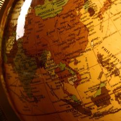 Сималенд / Souvenir globe "Peace"