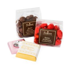 Gift set of chocolates in her purse "Eid al-Fitr"