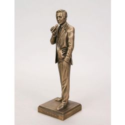Vernissage of History / Statuette Charles Aznavour
