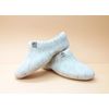Men's Slippers of natural sheep wool with a metric of wood