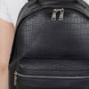 deVENTE / Leather backpack