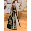 Asik / Poupée ossète de collection en robe de velours vert, broderies dorées, 55 cm